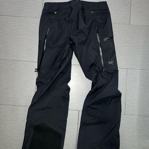 Arc’teryx Ski pants sz M